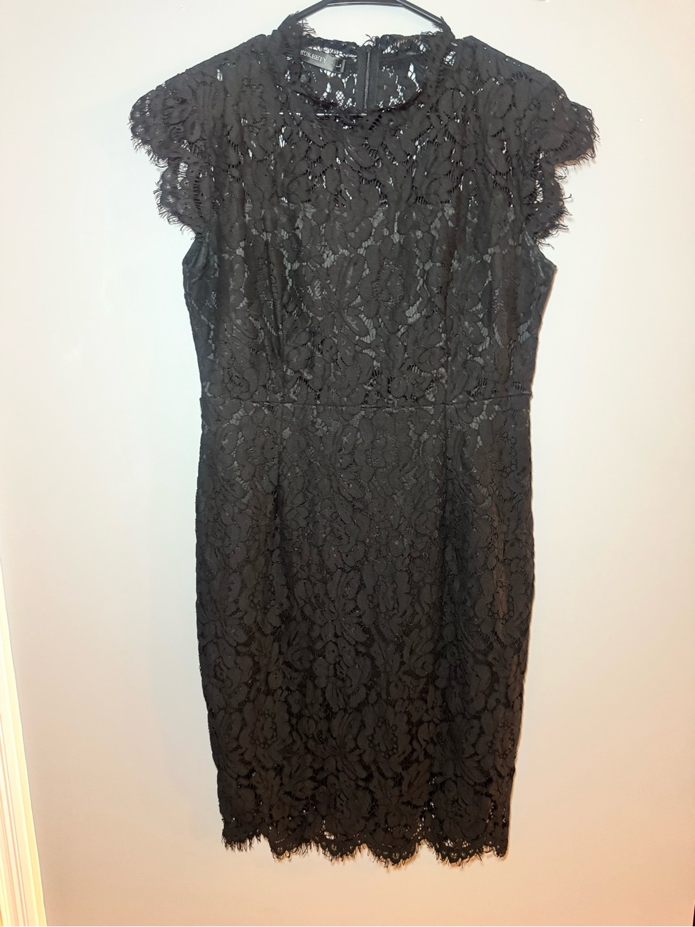 Elegant Black Lace Midi Dress with Cap Sleeves